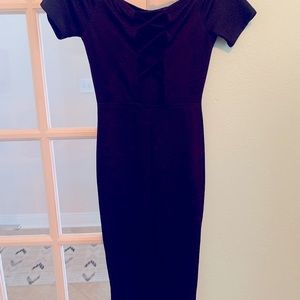 Little black dress off shoulder with cut out back codigo